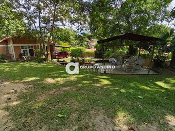 VENTA de CASA CAMPESTRE en PIEDECUESTA