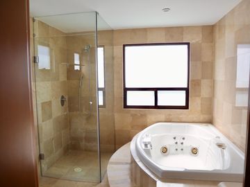 Residencia en Fraccionamiento Puerta Paraíso Puebla.