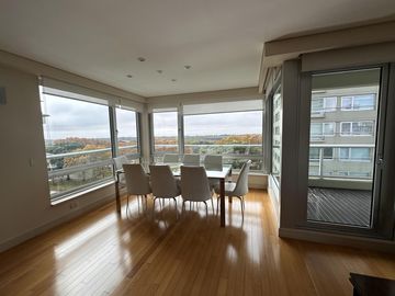 Venta 3 Ambientes en Le Pac Puerto Madero - Vista al Rio - Cochera y Baulera