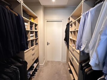 Venta 3 Ambientes en Le Pac Puerto Madero - Vista al Rio - Cochera y Baulera