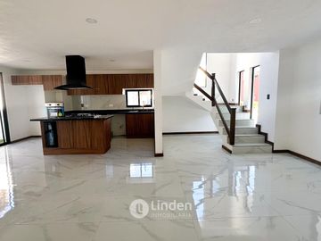 CASAS PERSONALIZADAS EN PREVENTAEN FRACCIONAMIENTO ALTANA, Cerca de Plaza San Diego