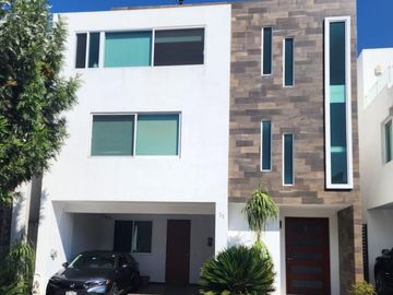 Casa en Venta en Cluster Puebla Blanca, Lomas de Angelopolis, Puebla