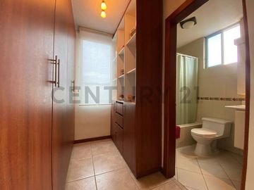 Hermoso departamento dúplex de venta en Cumbayá