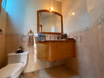 Hermoso departamento dúplex de venta en Cumbayá