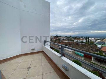 Hermoso departamento dúplex de venta en Cumbayá
