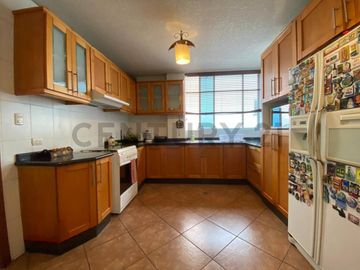 Hermoso departamento dúplex de venta en Cumbayá