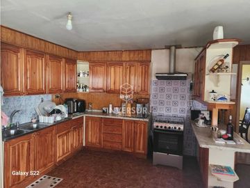 PARCELA CON 3 CASAS EN CONDOMINIO LOS CISNES VALDIVIA