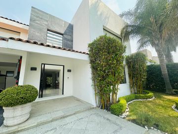 CASA EN VENTA EN EL CAMPANARIO RESIDENCIAL & GOLF QUERETARO