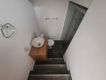 CASA EN ARRIENDO UBICADA EN ENVIGADO SECTOR LA PAZ