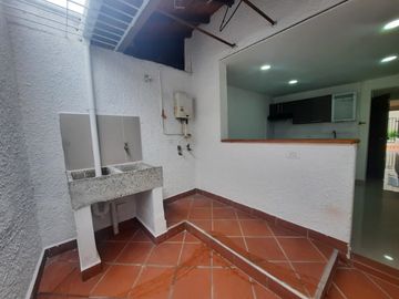 CASA EN ARRIENDO UBICADA EN ENVIGADO SECTOR LA PAZ
