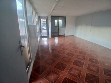 Precio Super Rebajado !!  Venta de Casa de 300 mt totales..  Walker Martínez.  La Araucana