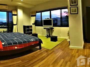 2 Bedroom Penthouse 175 sqm, for sale at Karnkanok Condo 3