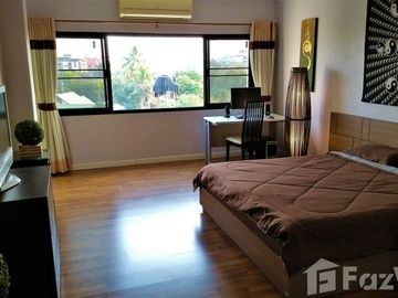 2 Bedroom Penthouse 175 sqm, for sale at Karnkanok Condo 3