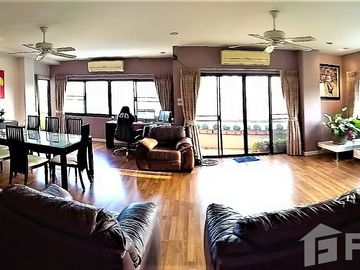 2 Bedroom Penthouse 175 sqm, for sale at Karnkanok Condo 3