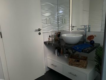 Impecable casa al lago central en Nordelta