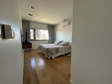 Impecable casa al lago central en Nordelta