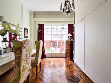 Departamento Semipiso 5 ambientes al Frente con Balcón Cochera y Baulera Recoleta- venta