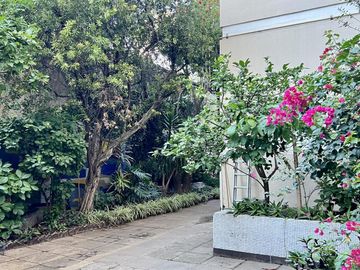Luminoso 4 ambientes en Colegiales en piso alto