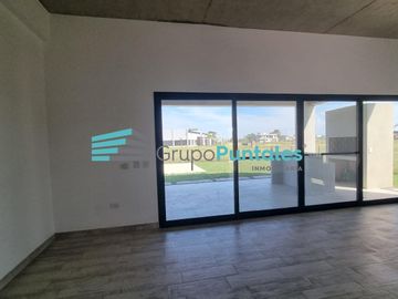 Casa en venta en Barrio Lagos de Canning II, con 3 dormitorios y piscina
