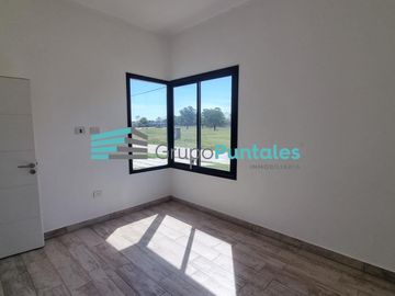 Casa en venta en Barrio Lagos de Canning II, con 3 dormitorios y piscina