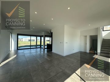 Casa en venta Barrio San Simon Canning