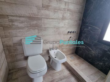 Casa venta en Barrio Lagos de Canning II, con 3 dormitorios y pileta