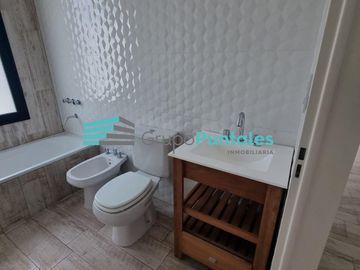 Casa venta en Barrio Lagos de Canning II, con 3 dormitorios y pileta