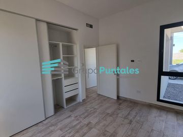 Casa venta en Barrio Lagos de Canning II, con 3 dormitorios y pileta
