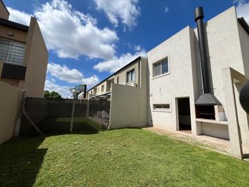 Venta Casa 3 ambientes Barrio Greenhouses