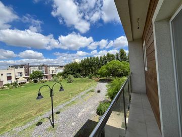 Venta Casa 3 ambientes Barrio Greenhouses
