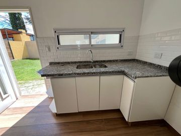 Venta Casa 3 ambientes Barrio Greenhouses