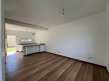 Venta Casa 3 ambientes Barrio Greenhouses