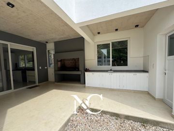 Casa en  venta en Costa Esmeralda