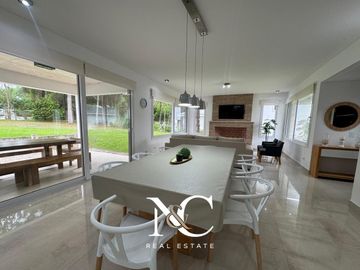 Casa en  venta en Costa Esmeralda