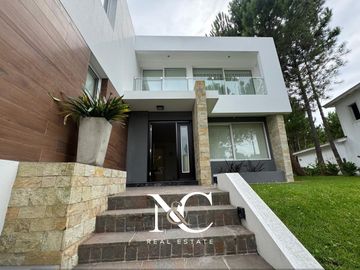 Casa en  venta en Costa Esmeralda