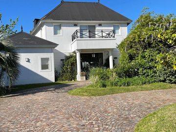 VENTA - CASA EN NORDELTA - LOS CASTORES