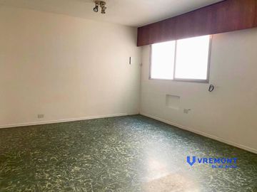 Cbte. de los Pozos 737 - 1 amb. luminoso en venta, ubicado a metros de Av. Independencia y Av. Entre Ríos