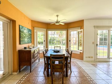 CASA EN VENTA en LAS LOMAS DE SAN ISIDRO con AMPLIOS ESPACIOS, GRAN JARDIN, QUINCHO,