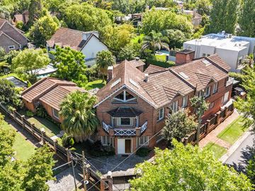 CASA EN VENTA en LAS LOMAS DE SAN ISIDRO con AMPLIOS ESPACIOS, GRAN JARDIN, QUINCHO,