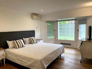 CASA EN VENTA en LAS LOMAS DE SAN ISIDRO con AMPLIOS ESPACIOS, GRAN JARDIN, QUINCHO,