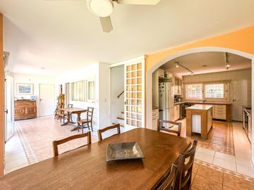 CASA EN VENTA en LAS LOMAS DE SAN ISIDRO con AMPLIOS ESPACIOS, GRAN JARDIN, QUINCHO,