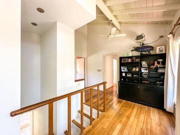 CASA EN VENTA en LAS LOMAS DE SAN ISIDRO con AMPLIOS ESPACIOS, GRAN JARDIN, QUINCHO,