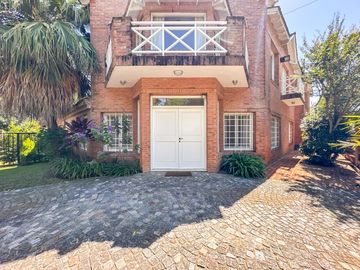CASA EN VENTA en LAS LOMAS DE SAN ISIDRO con AMPLIOS ESPACIOS, GRAN JARDIN, QUINCHO,