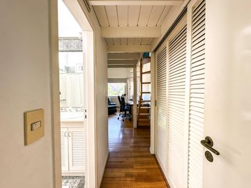 CASA EN VENTA en LAS LOMAS DE SAN ISIDRO con AMPLIOS ESPACIOS, GRAN JARDIN, QUINCHO,
