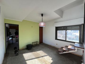 Casa con cochera y patio con piscina a la Venta en Bernal