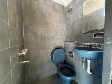 Casa con cochera y patio con piscina a la Venta en Bernal