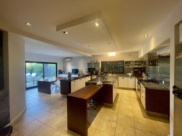 FABULOSA CASA RESIDENCIAL - Los Castores Nordelta