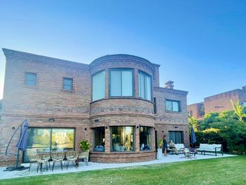 FABULOSA CASA RESIDENCIAL - Los Castores Nordelta