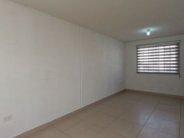 Casa en Venta en Los Héroes México, Ciénega de Flores | 2 Recámaras, Patio y Coc