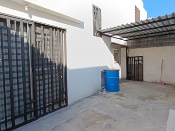 Casa en Venta en Los Héroes México, Ciénega de Flores | 2 Recámaras, Patio y Coc